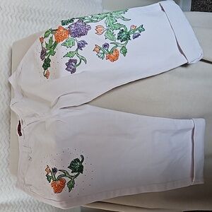 Hi jeans white embellished capri's.